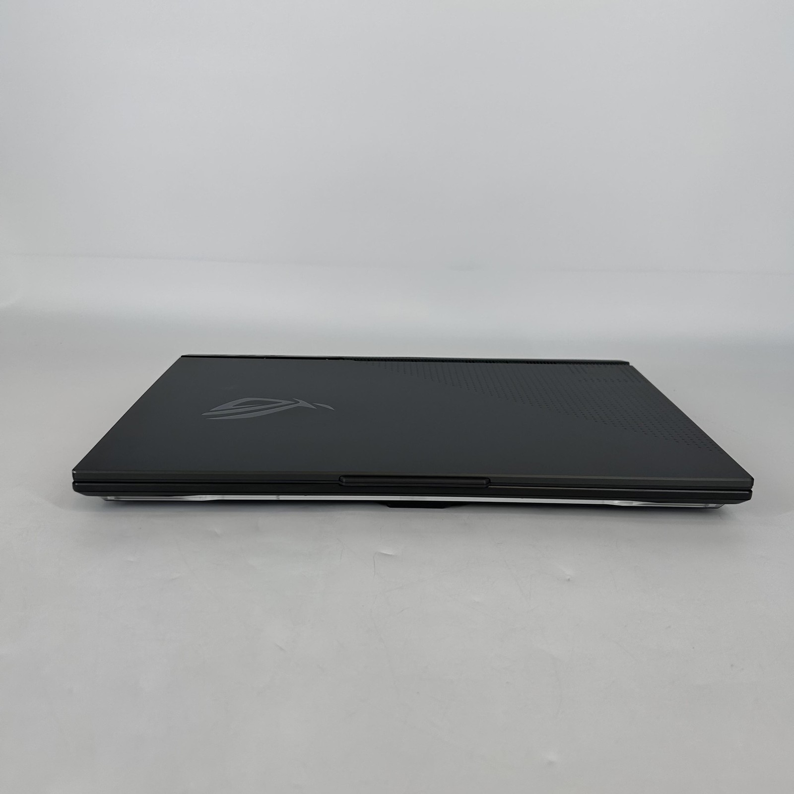 Asus ROG Strix G17 G713 240Hz 2K 3.0 GHz Ryzen 9 7845HX 16GB 1TB SSD RTX 4060