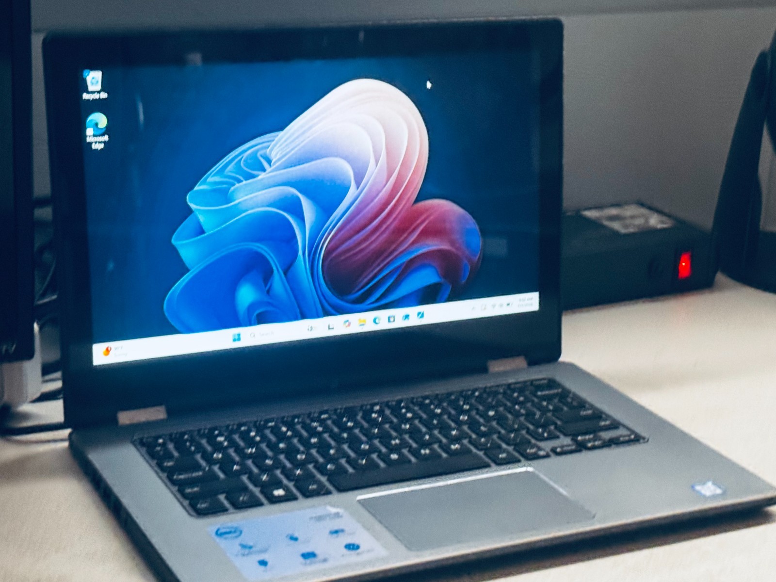 Dell Inspiron 2-in 1 Touch Laptop-Intel i5 6200U-8GB RAM-256GB WIN 11-Excellent