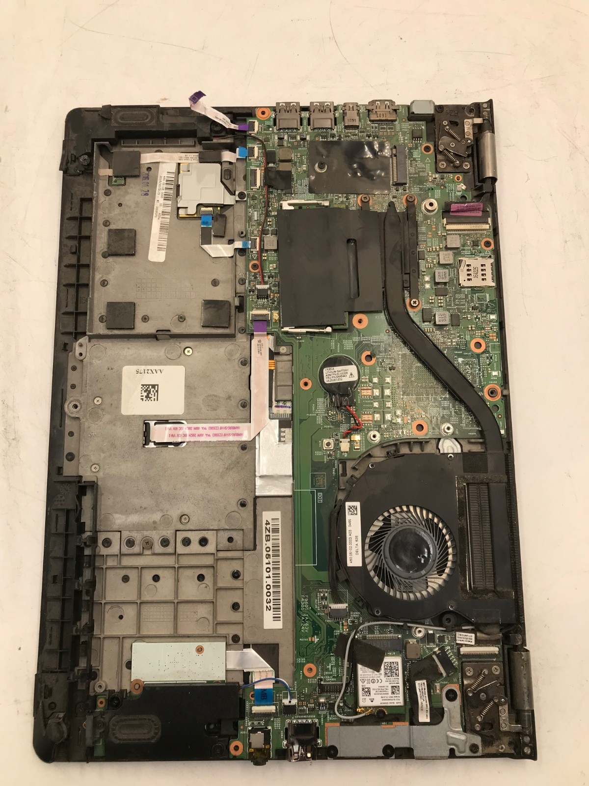 Lenovo ThinkPad Yoga 460 Intel i5-6200U 14″ – BOOTS/BAD DISPLAY/MISSING KEYS-MZ