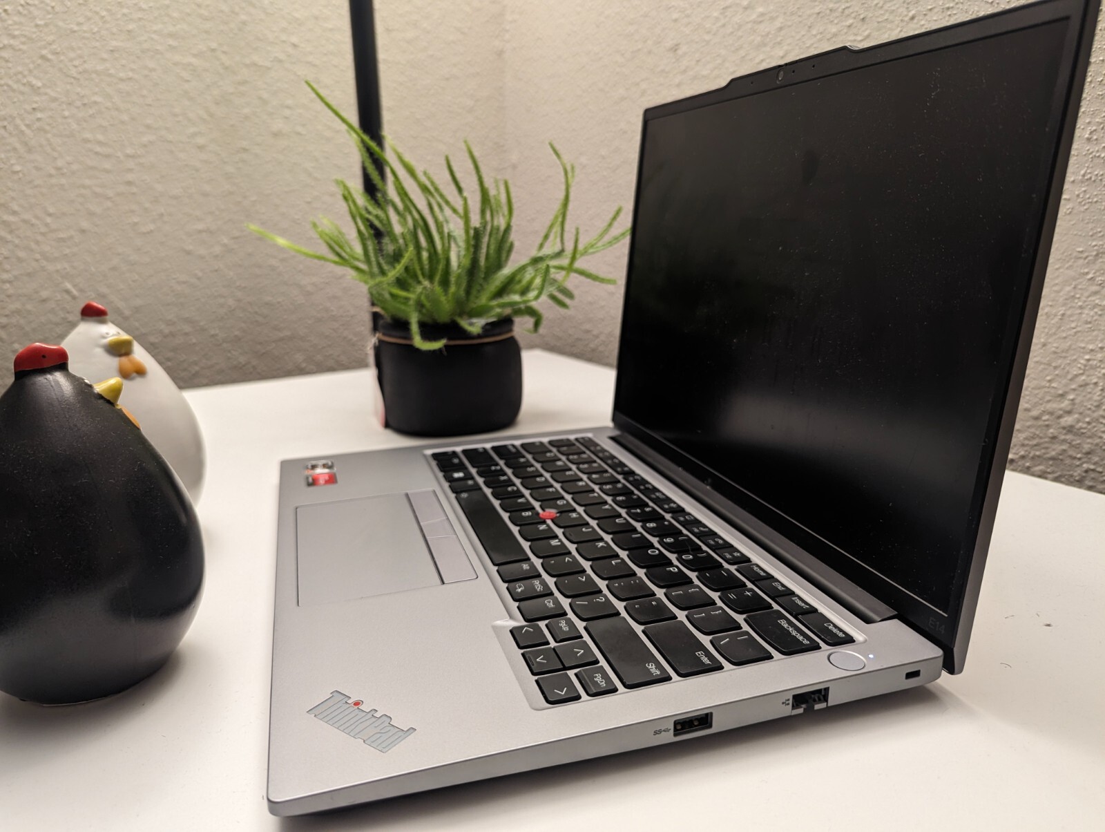 lenovo thinkpad e14 gen 5 AMD 14″ – Arctic Grey