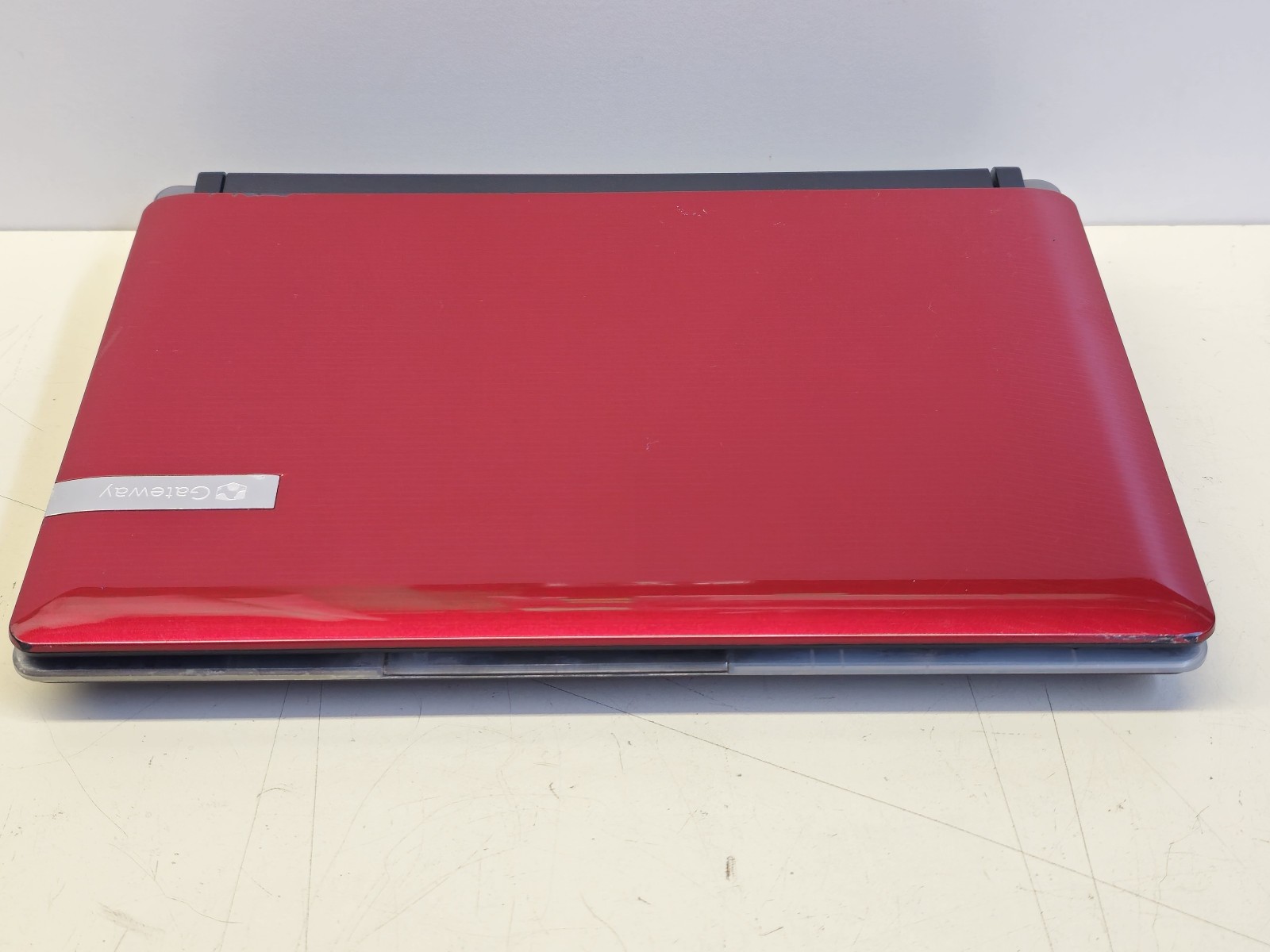 Gateway NAV50 10.1″ Netbook Atom N450 + 2GB + 250GB Windows 7 Starter TESTED