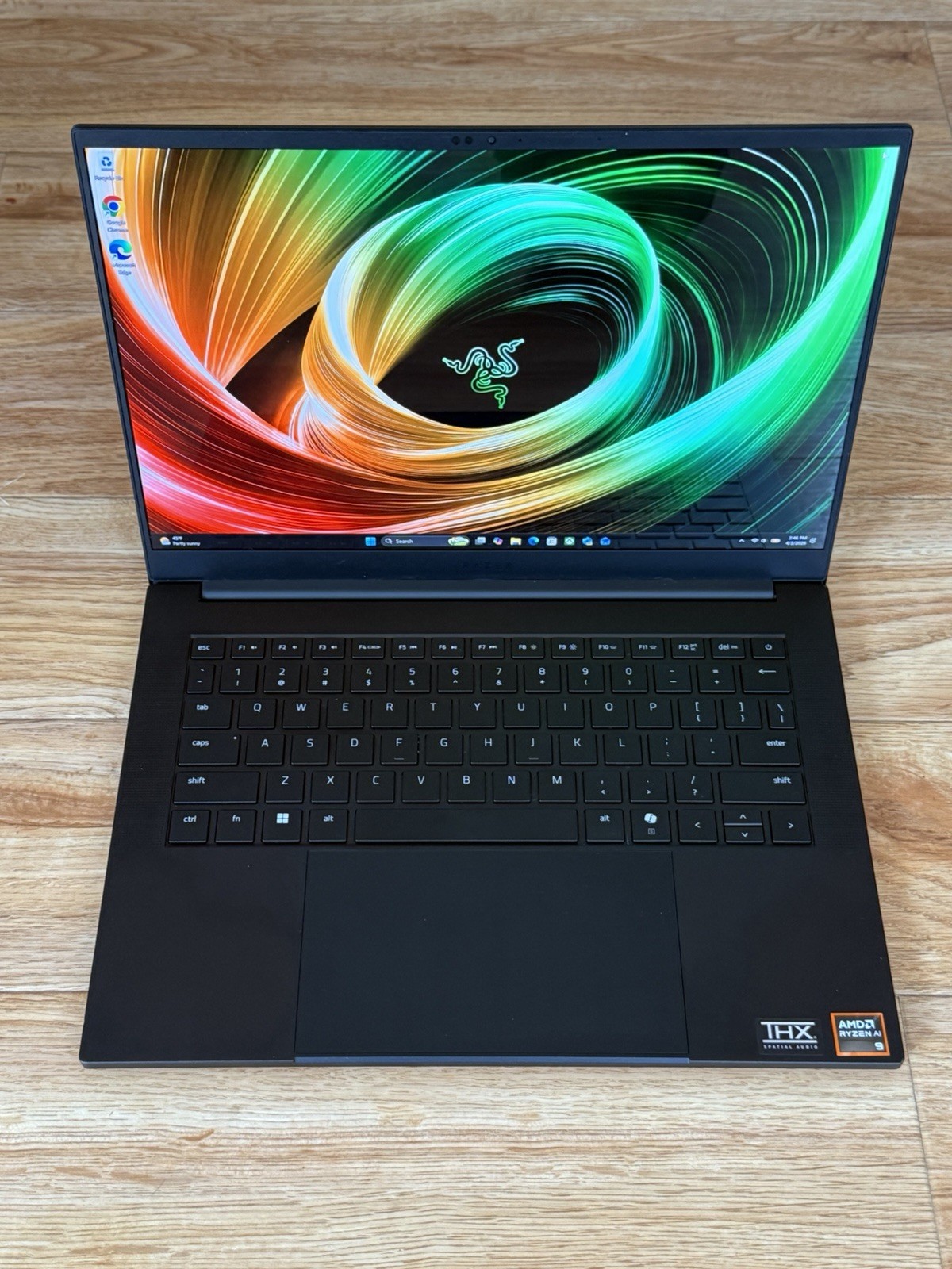 Razer Blade 14 2025 14″ AMD Ryzen AI 9 365 16GB DDR5 1TB SSD RTX 5060 -Open Box