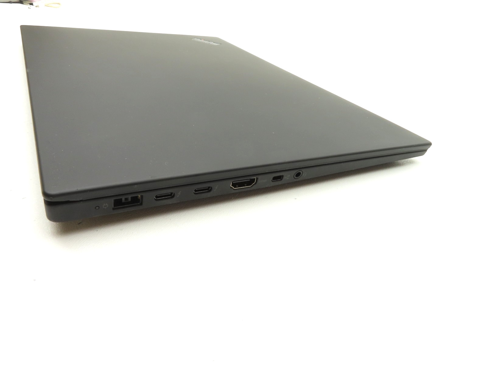 Lenovo ThinkPad P1 Gen 1 15.6″ Touch i7-8850H 2.6GHz 32GB RAM 512GB SSD P1000
