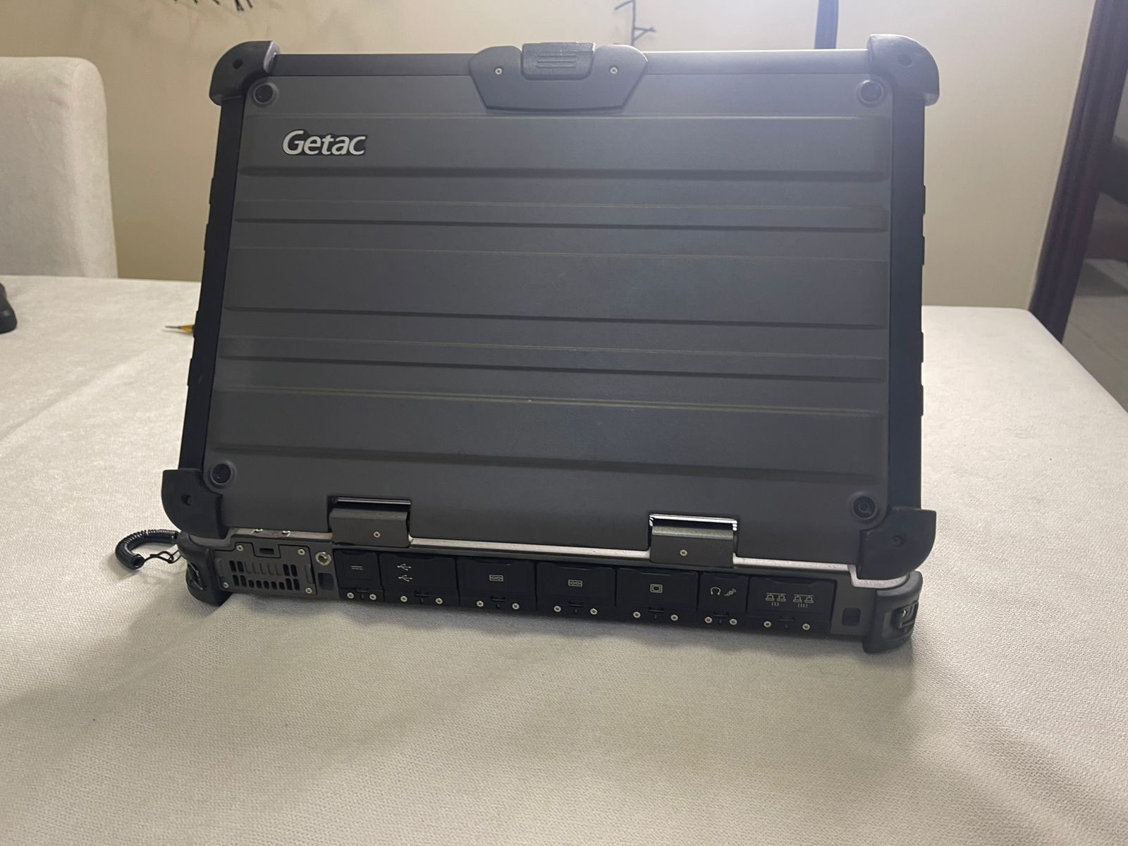 GETAC X500 G2 Rugged 15.6″ / i7-4600U 2.90GHz / 16GB RAM / 1050GB SSD / +CHARGER