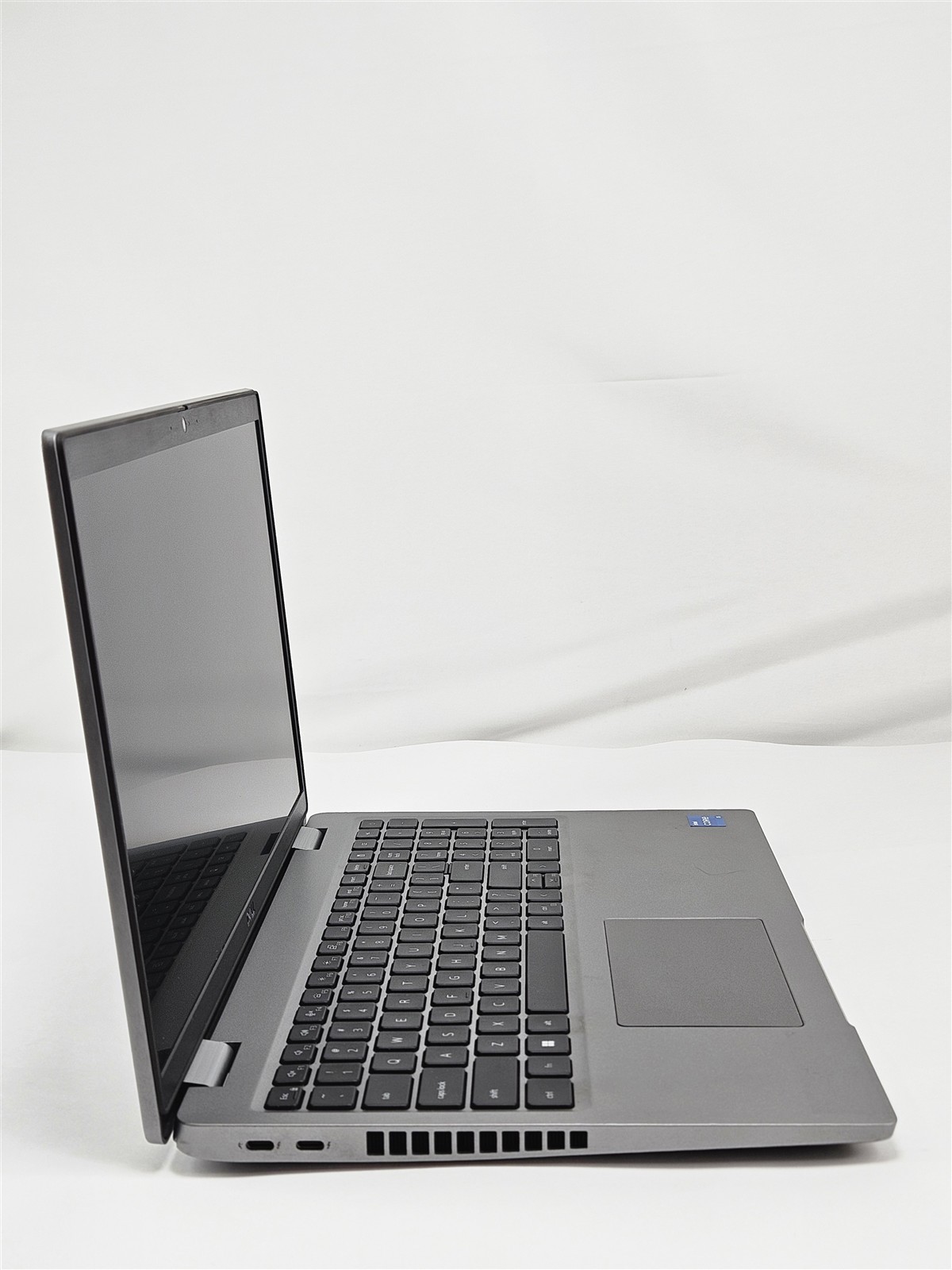 Dell Latitude 5530 P104F 15.6″ 16GB 256GB SSD Intel Core i5-1245U