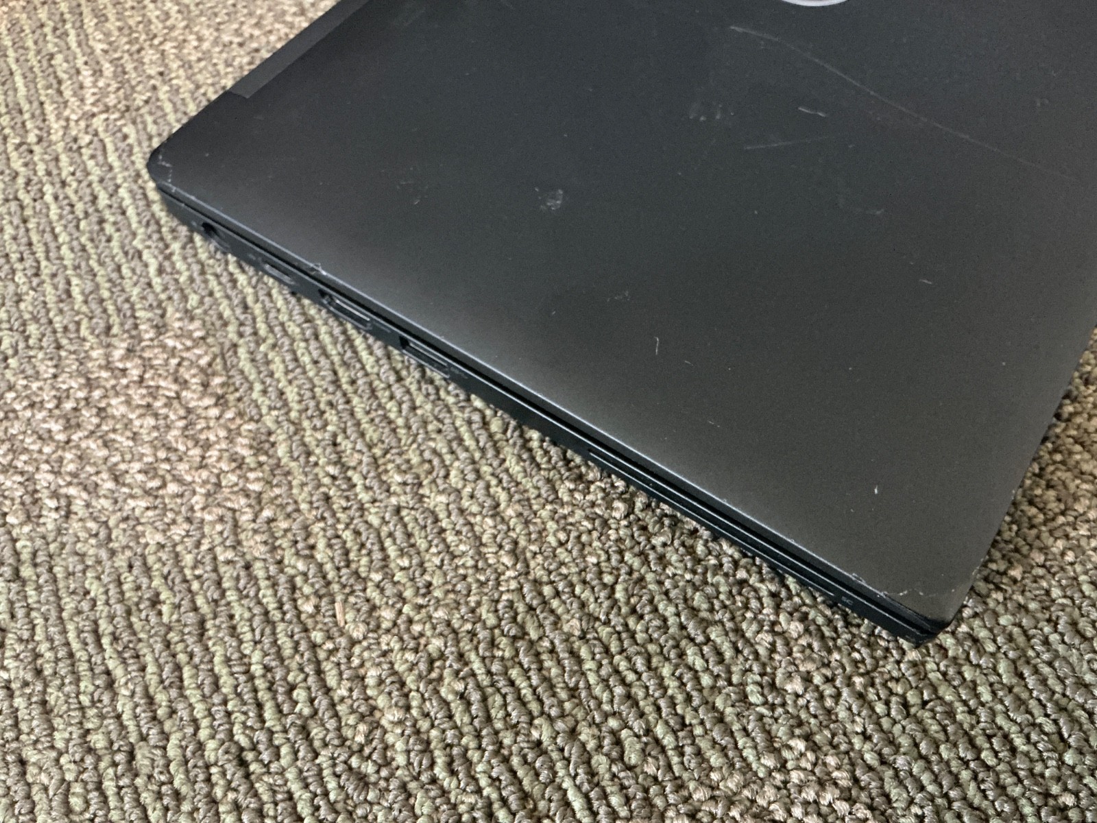 Dell Latitude 7390 13.3″ FHD i7-8650U 8GB RAM 256GB SSD Windows 11 Pro Laptop