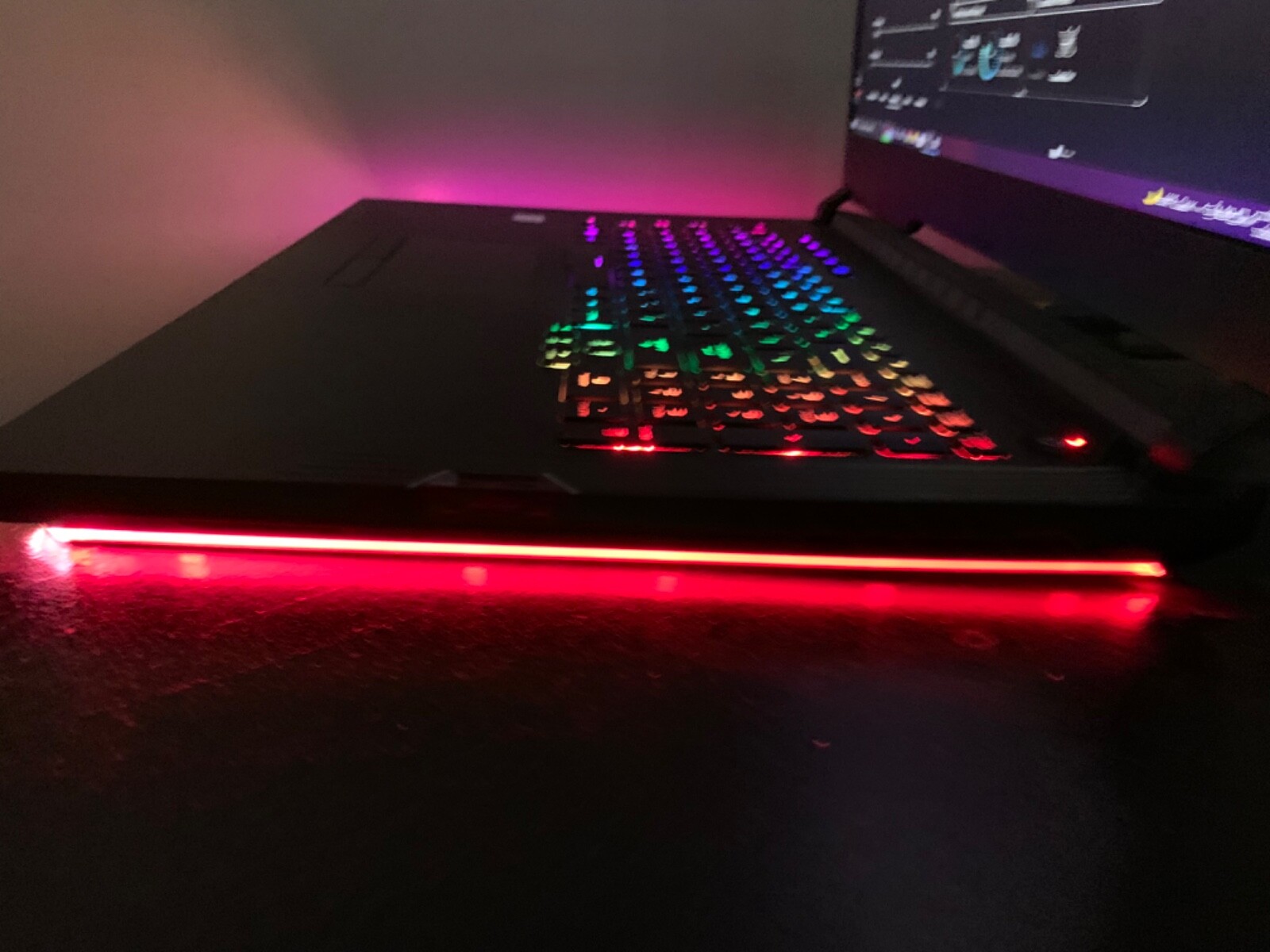 Asus ROG Strix Hero 3 17.3 gaming laptop RTX 2070 Core i7-9750H