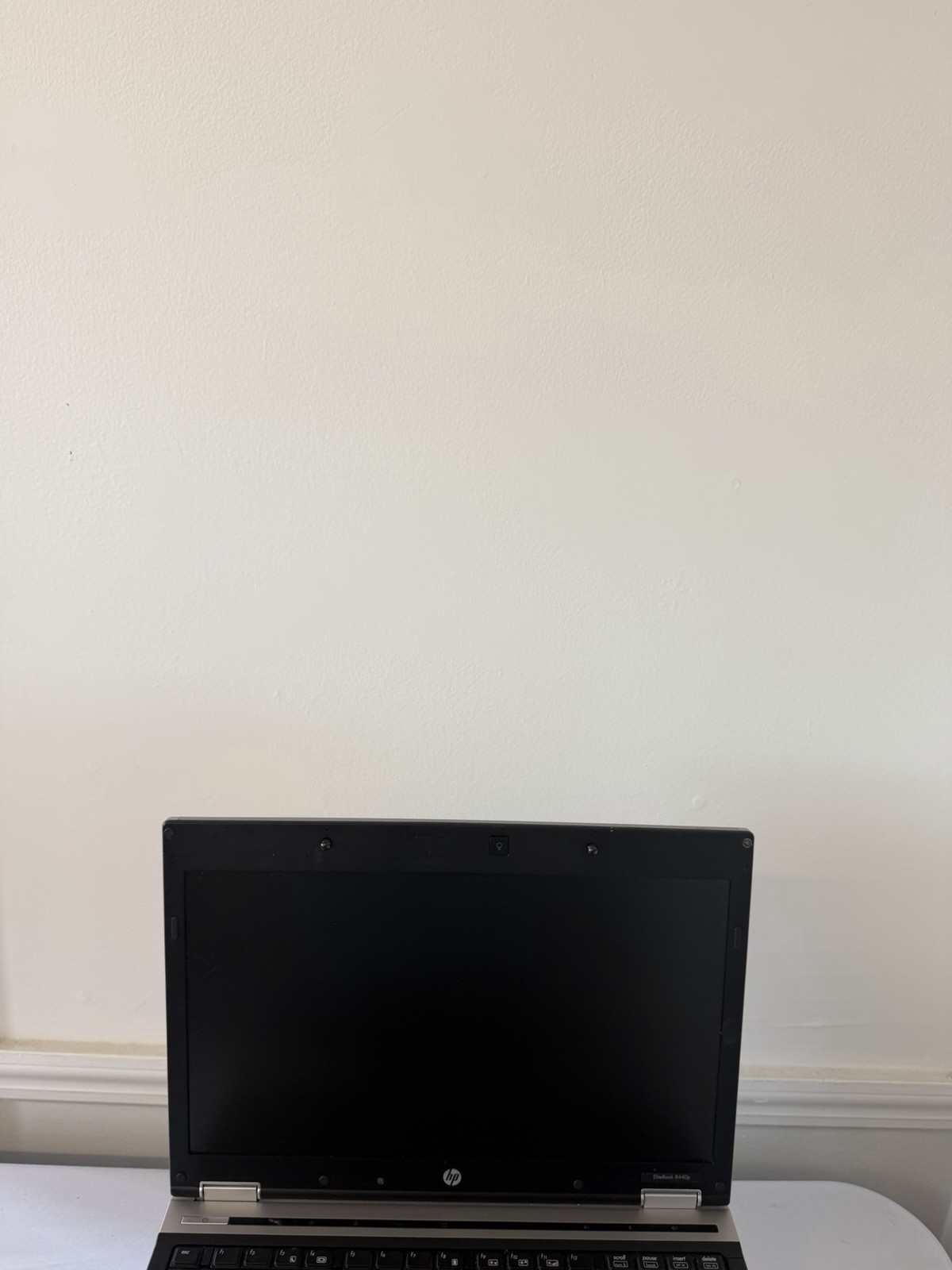 HP Elitebook 8440P Laptop – Good Screen – Intel i5-M520 – RAM 3 GB – Read Des