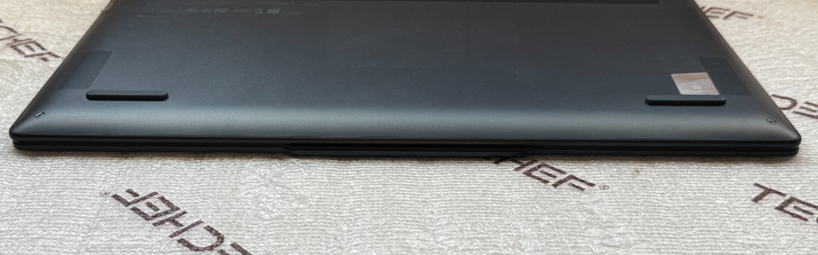 Lenovo Yoga Slim 7x 14.5″ 3K OLED Touch Laptop Snapdragon X Elite 32GB 1TB