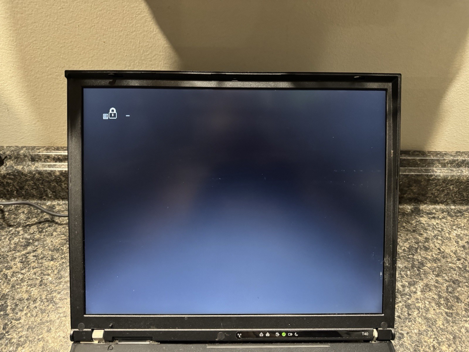 IBM ThinkPad T40 Laptop Powers On Unknown Specifications BIOS LOCKED