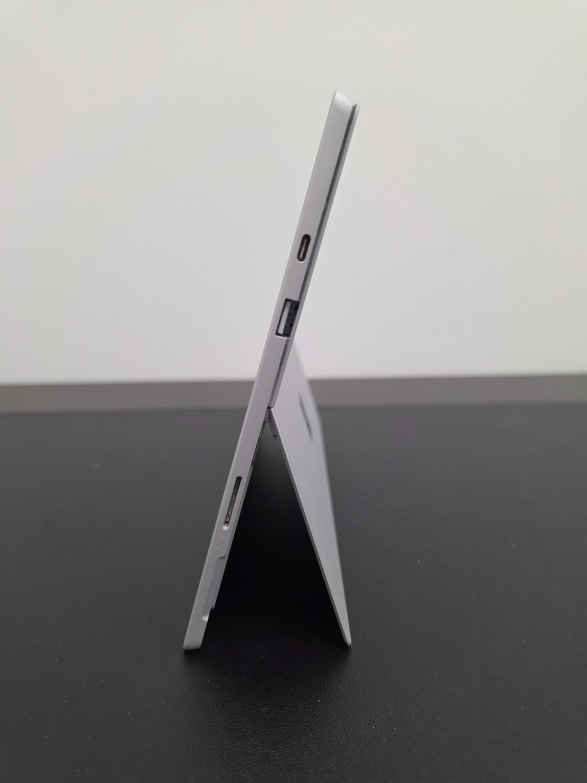 Microsoft Pro 7+ i3-1115G4 8GB Ram 128GB SSD Win 11 Pro