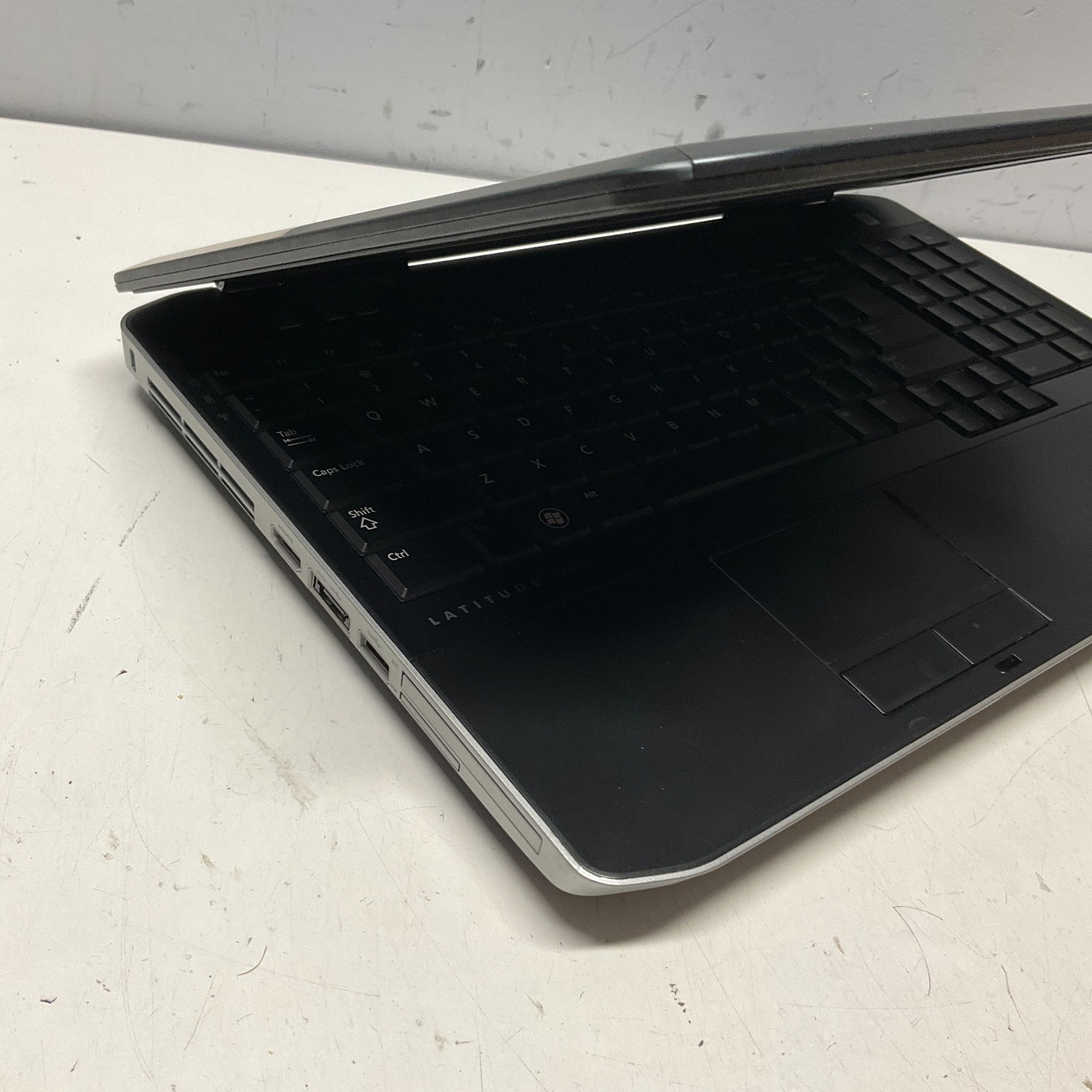 Dell Latitude E5530 Laptop Intel Core i5–3210M @ 2.50 GHz 4GB 320GB HDD Win 10
