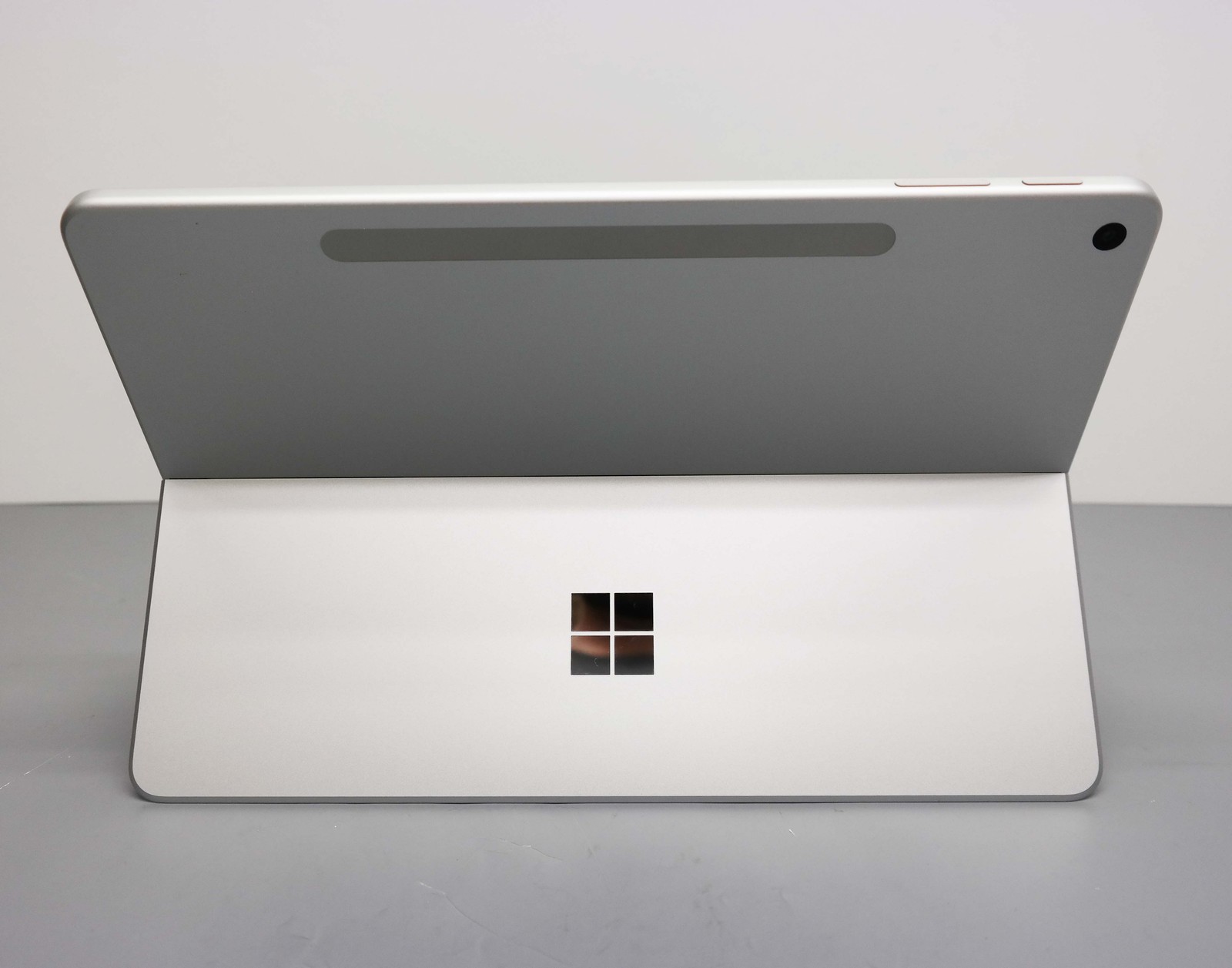 Microsoft Surface Pro Copilot+ PC 12″ Snapdragon X Plus 16GB 256GB