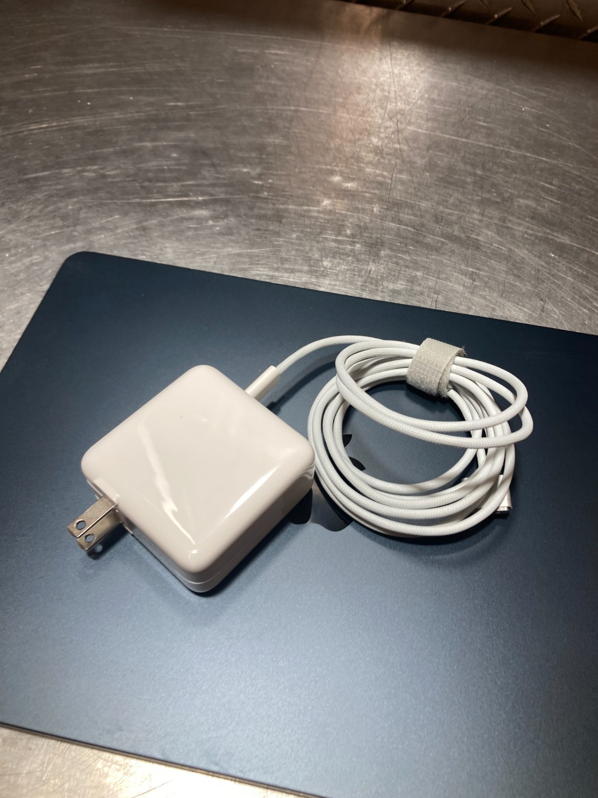 APPLE MACBOOK AIR A2681