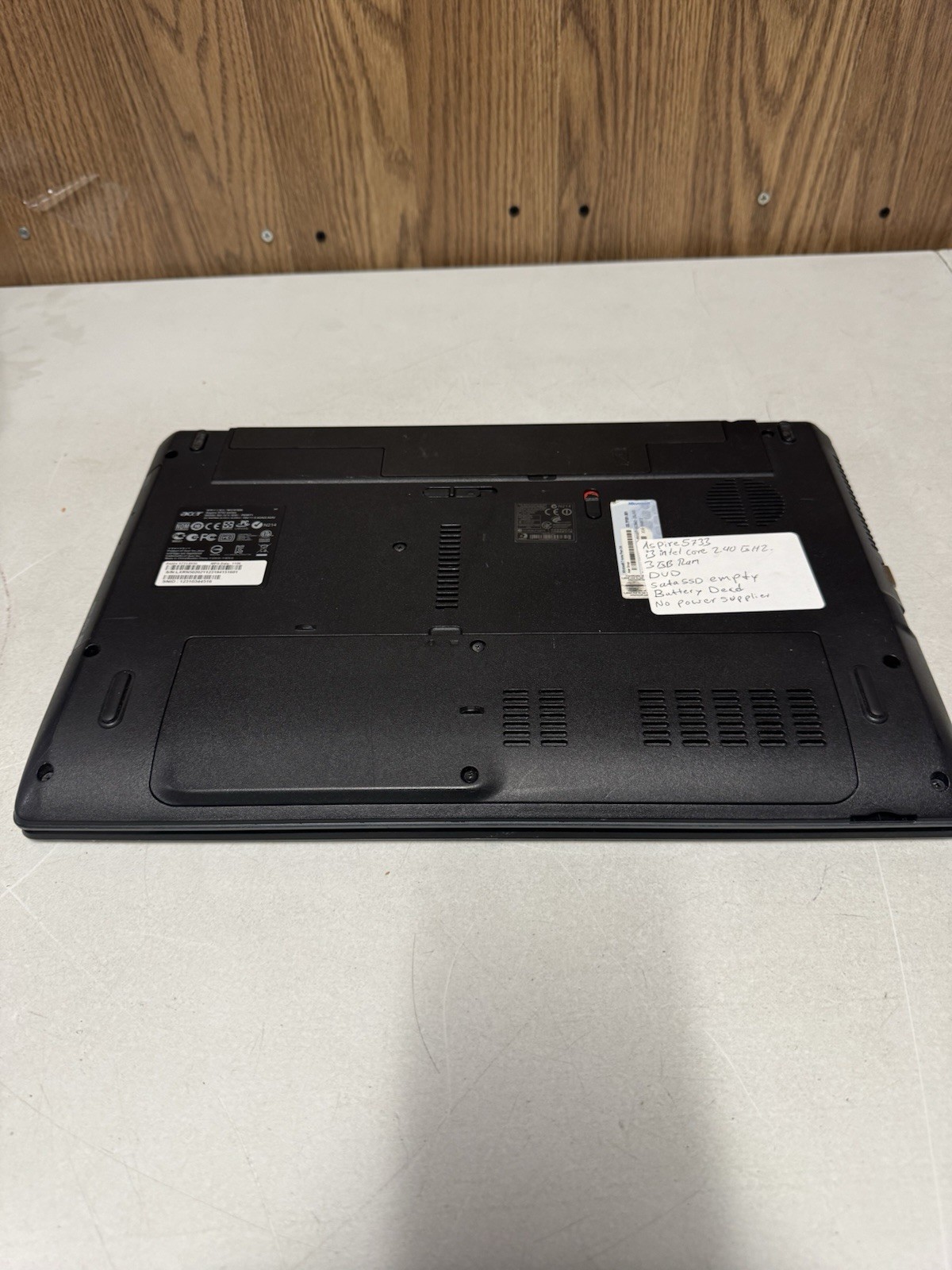 Acer Aspire 5733 i3-370M Laptop No HDD Battery Dead No Charger AS IS