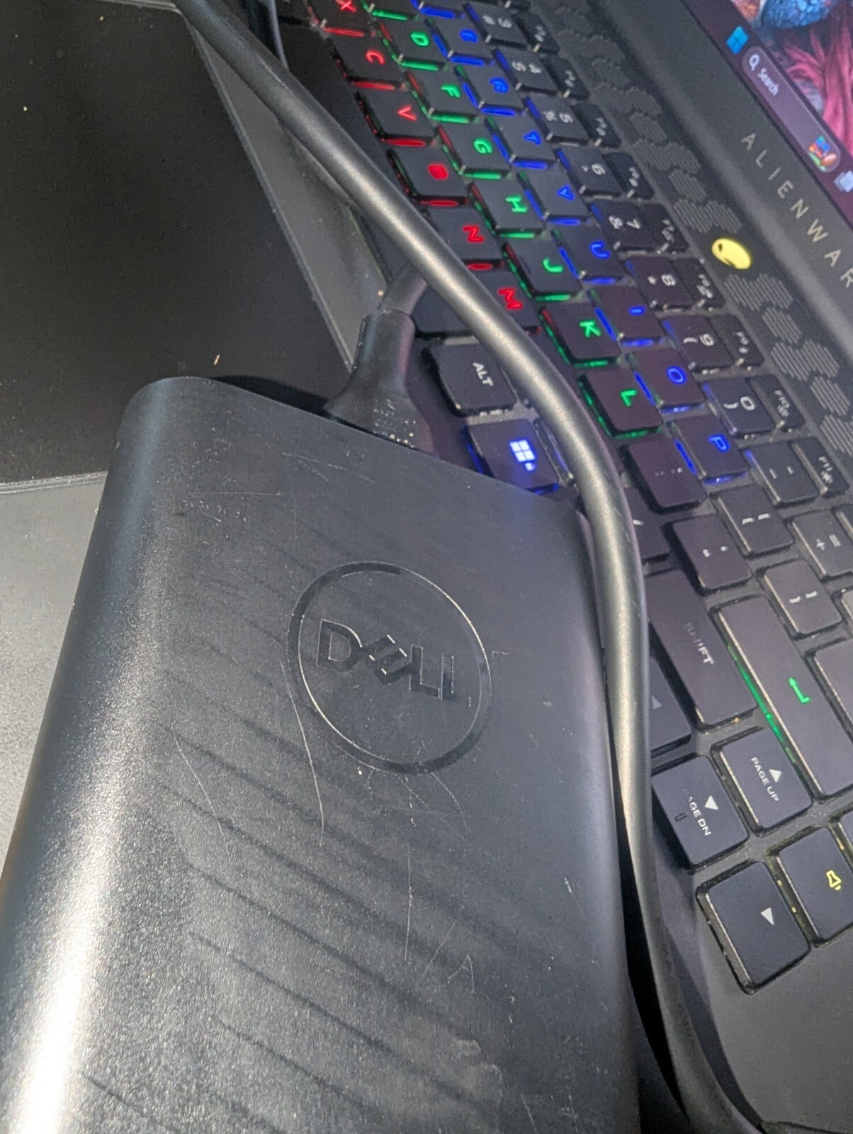 Alienware – M16 R2 16″ 240Hz Intel Core Series 1 Ultra 7 QHD+ Gaming Laptop