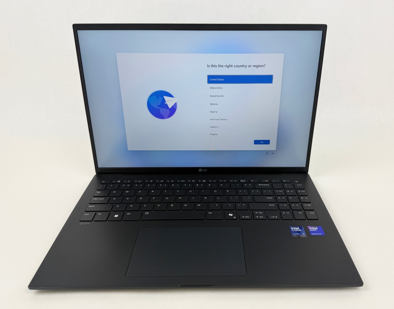LG Gram 16Z90TL 16″ Touch Ultra 9 288V 32GB 2TB SSD W11H Thin Lightweight Laptop