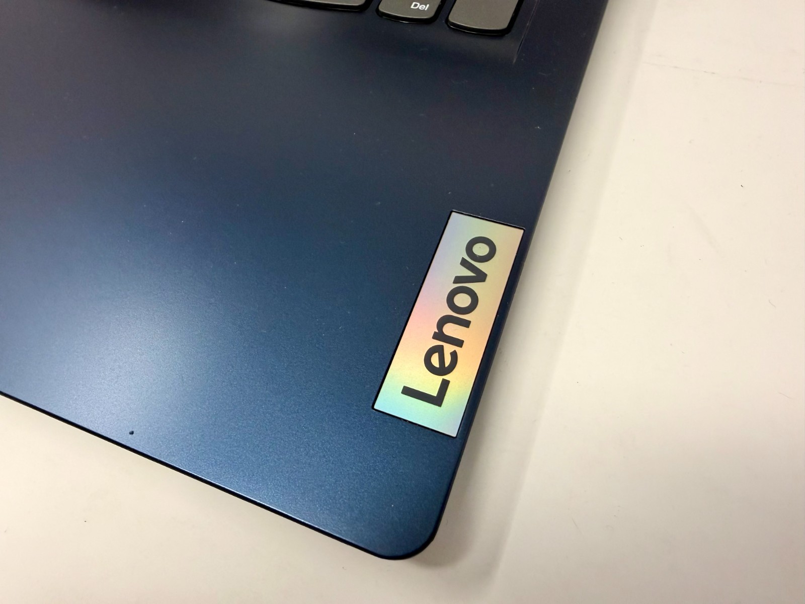 Lenovo IdeaPad 1i 15.6″ Laptop 4GB 128GB Intel Pentium Silver N6000 1.10 Ghz