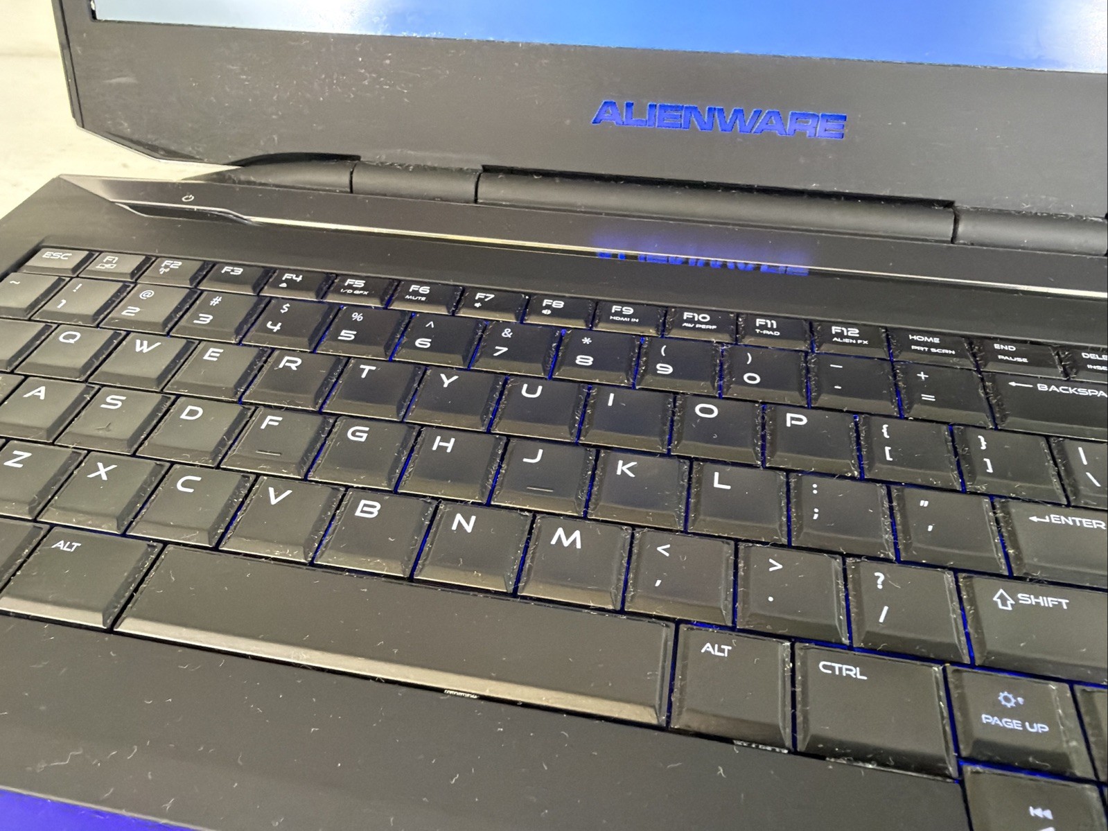 Alienware 17 P18E Gaming i7-4900MQ 32GB RAM GTX 770M 17″ 256 GB NVMe Win 11 Pro