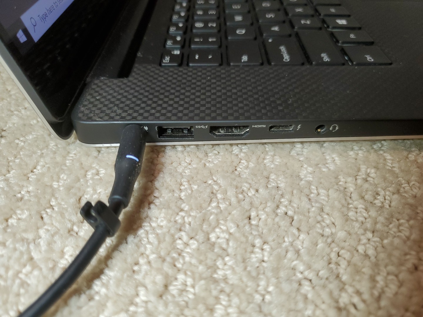 Dell XPS 15 9550 i5-6300HQ 2.30GHz 8GB RAM 1TB Touchscreen Win 10 PRO.