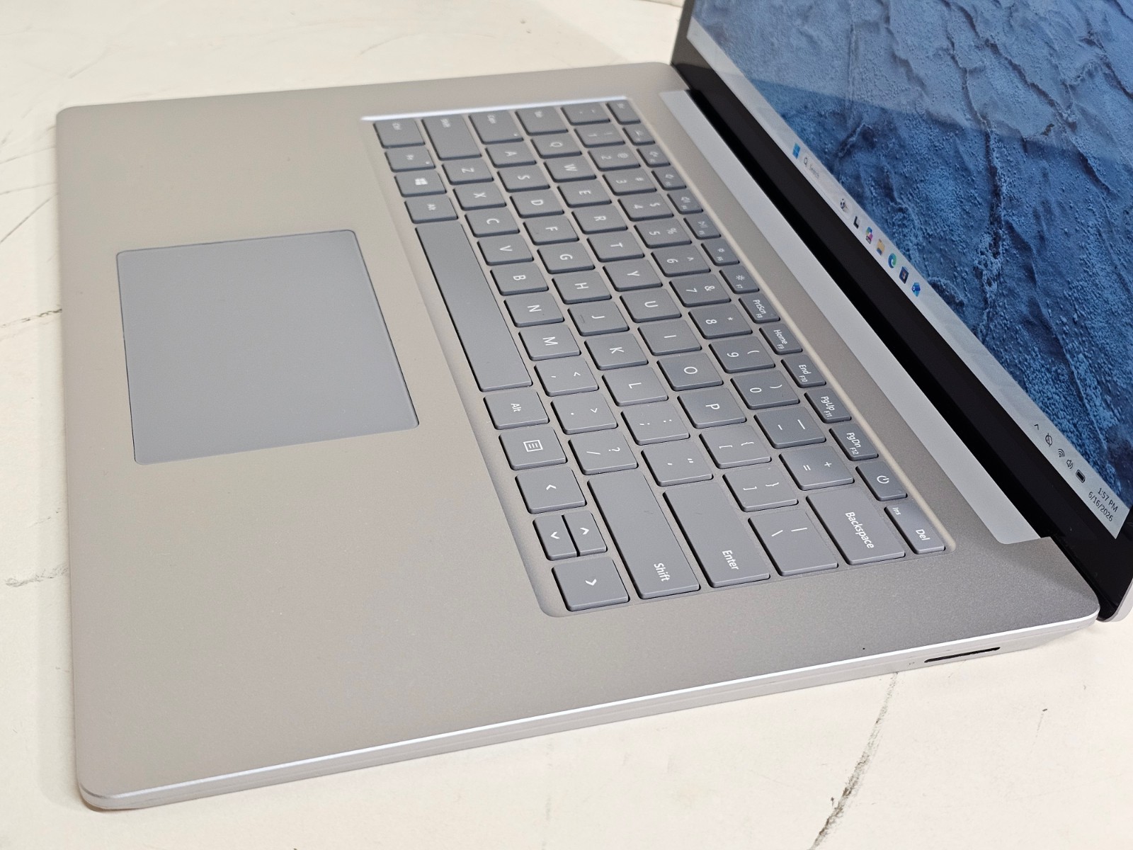 Microsoft Surface Laptop 3 1872 – i5-1035G7 8GB 128GB SSD – 15″ Touchscreen – SP