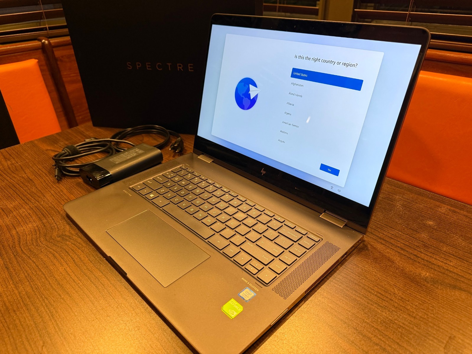 HP Spectre x360 15-bl112dx 15.6″ 4K Touch i7-8550U 16GB 512GB SSD MX150 Dark Ash