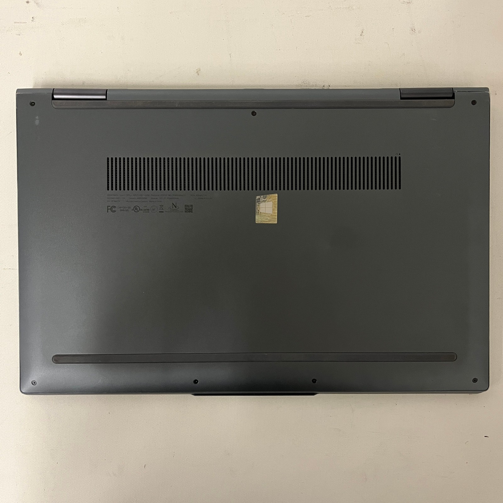 Lenovo Yoga 7 15 i5-1135G7 @2.40GHz | 256GB NVMe | 8GB RAM | No OS