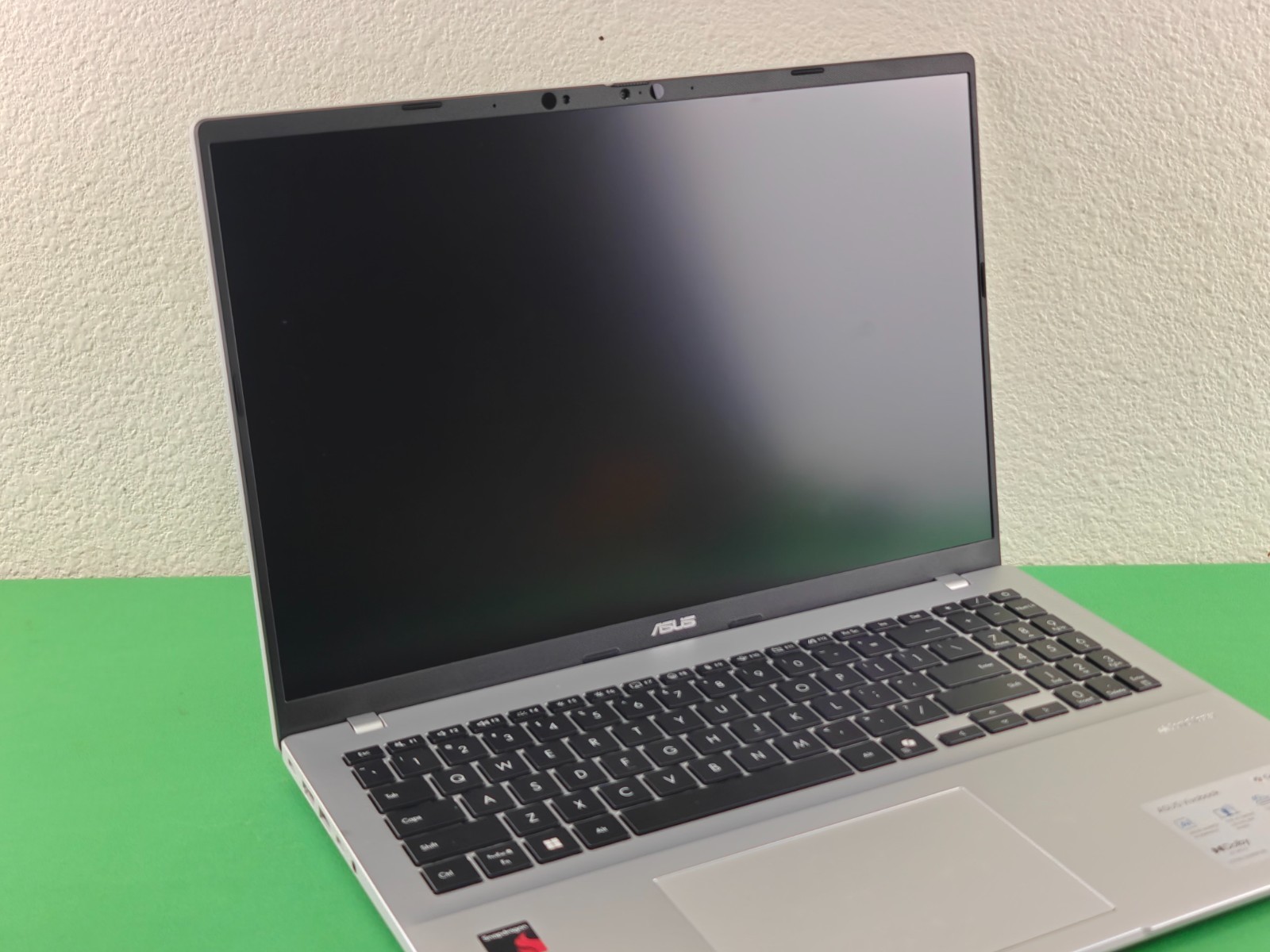 ASUS Vivobook 16 Copilot+ 16″ WUXGA Snapdragon X X126100 16GB 1TB SSD W11H SL