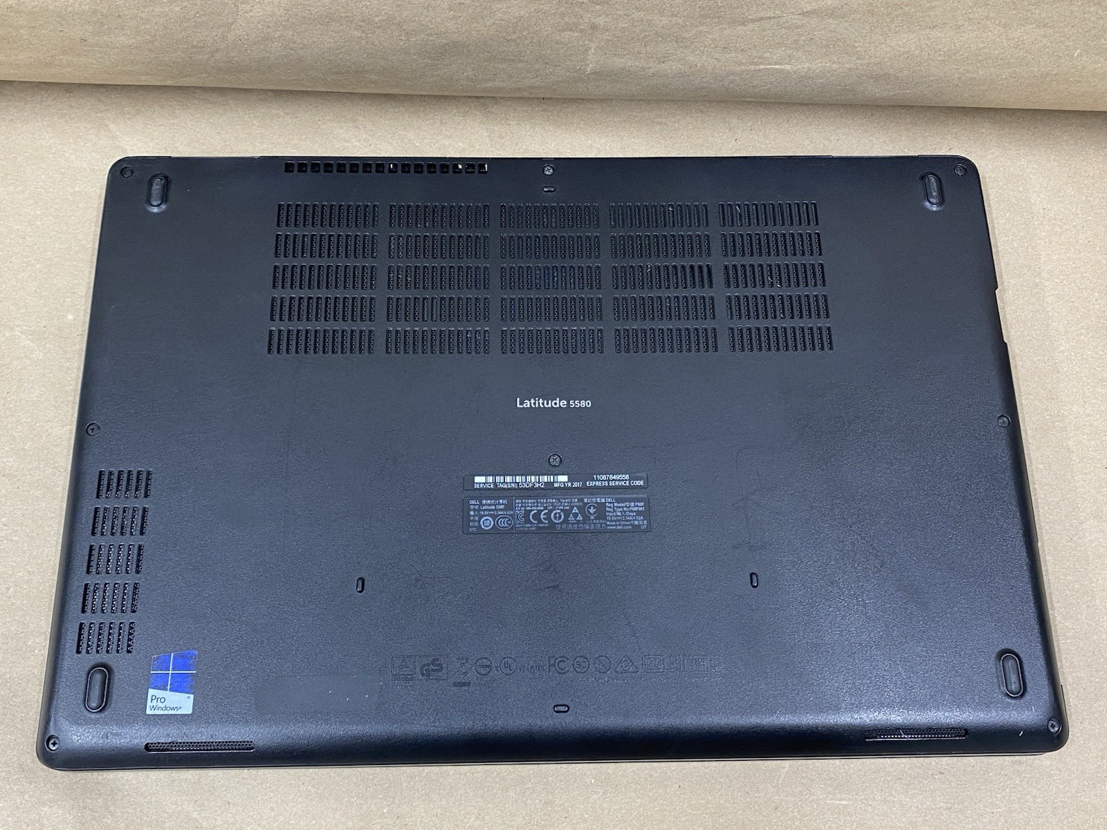 Dell Latitude 5580 – 15.5″ FHD – i5-7300U – 16GB – 256GB SSD – Win 10 Pro