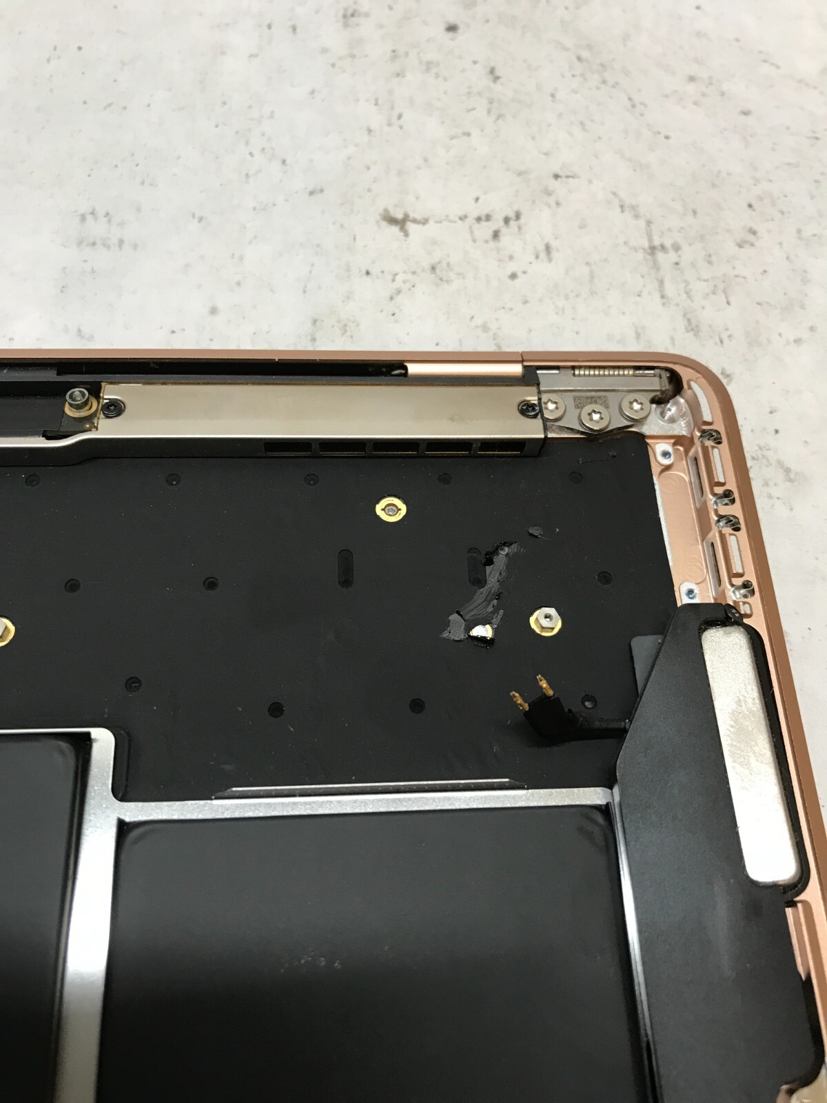 Apple MacBook Pro Touch 2018 A1990 Chassis NO MOTHERBOARD For Parts/Repair – DW