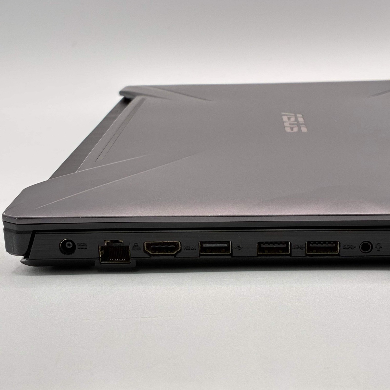 Asus TUF505D 15.6 inch Laptop AMD Ryzen 5 8GB 512GB