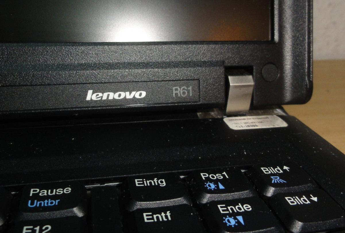 Notebook laptop Lenovo Thinkpad R61 2 GB Ram faulty