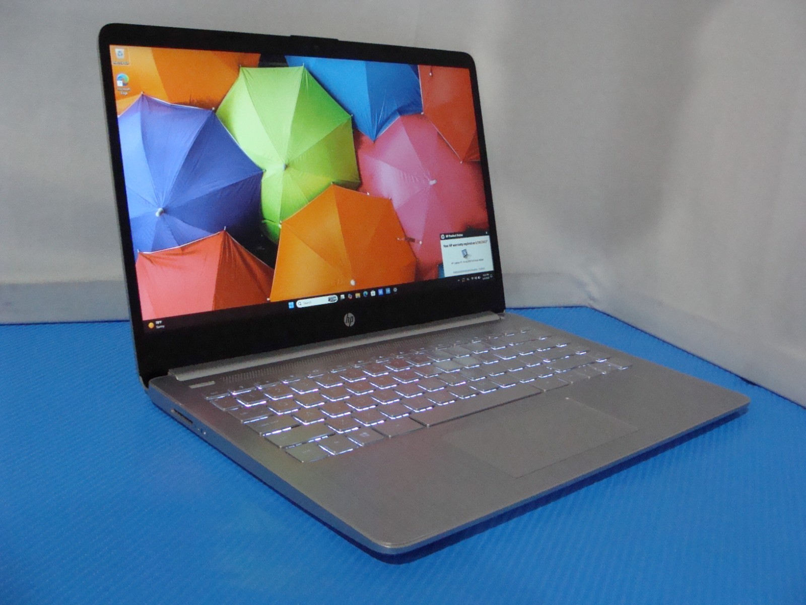 HP 14-DQ2043CL 14″ 256GB SSD, Intel Core i3-1125G4, 2.0 GHz, 8gb RAM w/ AC Adapt