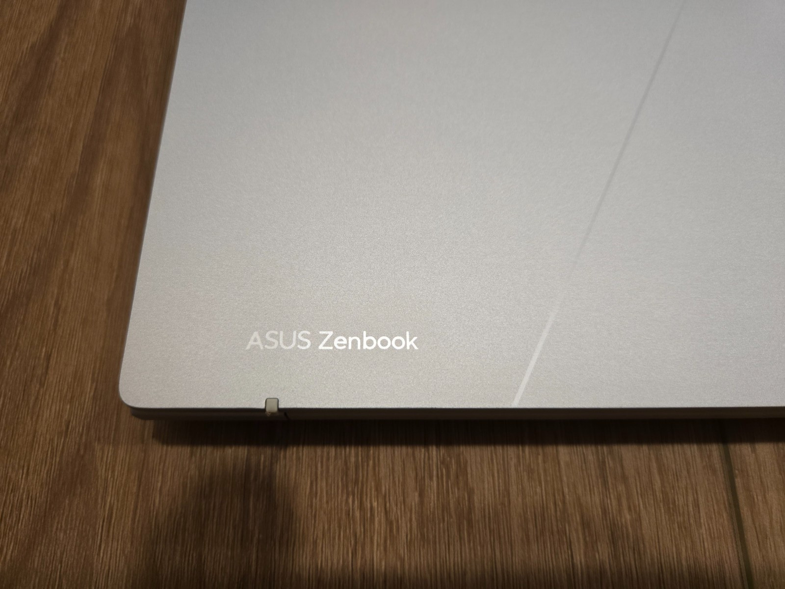 Asus Zenbook 14 CoreUltra 9 285H, 3K Touch, 32GB, 1TB SSD, Windows 11 Pro,Wifi 7