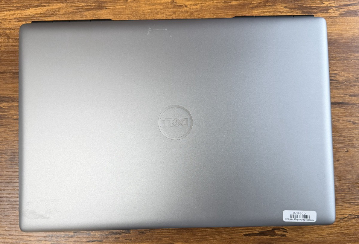 Dell Precision 7560 Intel(R) Core(TM) i9-11950H 32 GB RAM 1 TB SSD 15.6″