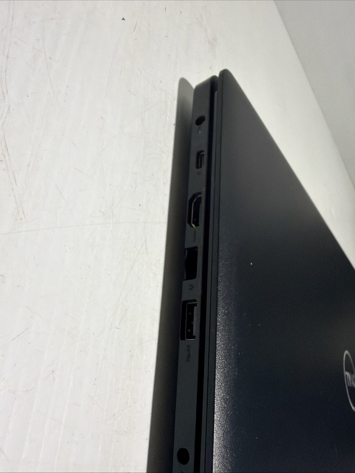 Dell Latitude 3590 15″ Laptop i7-8550U 4gb Ram No Drives Boots Bios