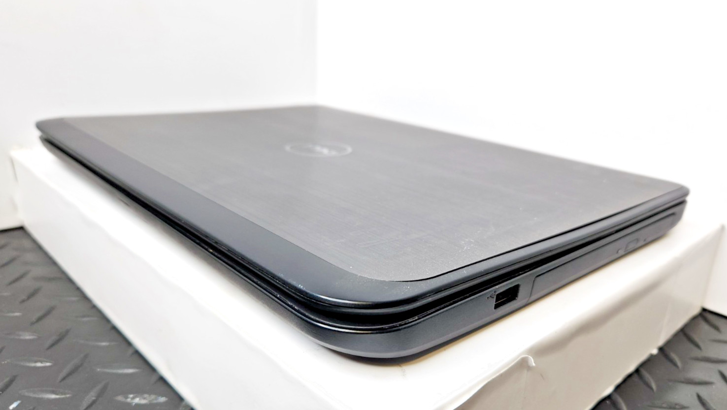 Dell Latitude 3440 14″ HD, i3-4010U 4GB RAM. No HDD