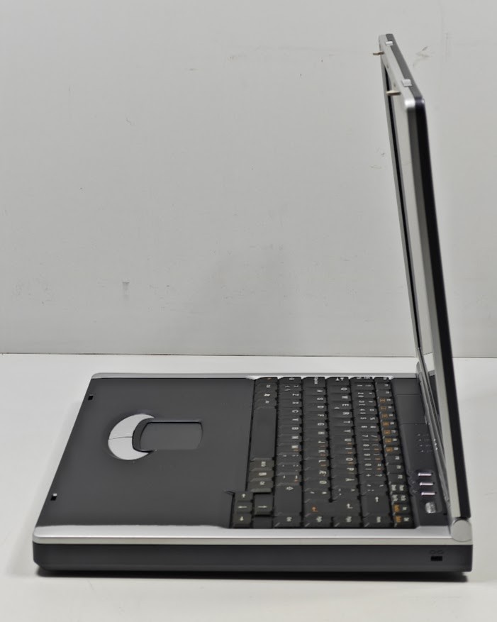 Clevo D430S Laptop – Not Working For Parts
