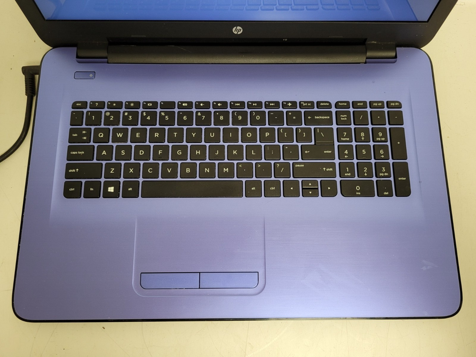 Hp notebook 17-y013cy Radeon A12 9700p 2500mhz 12gb ram 256gb charger*8CG6472F1D