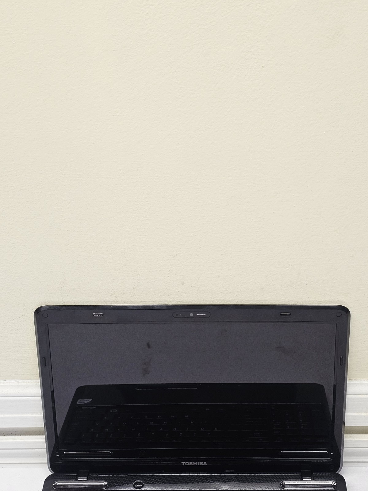 Toshiba Satellite L655-S5150 Laptop – Pentium P6200 – Parts – Read Description