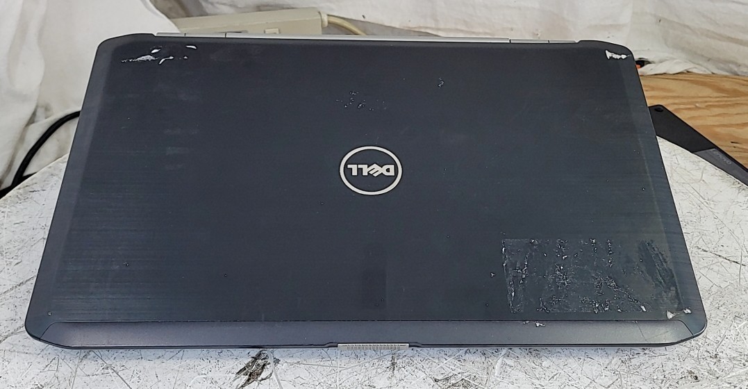 DELL LATITUDE E5520 Laptop Core I5-2520M 4GB SEE NOTES