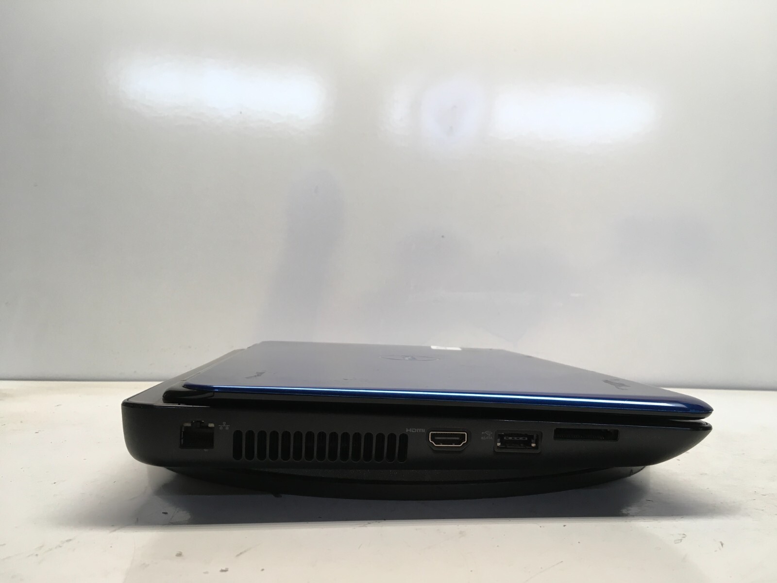 Dell Inspiron N4010 Intel Pentium P6100 2GHz 4 GB NO HDD No Batt