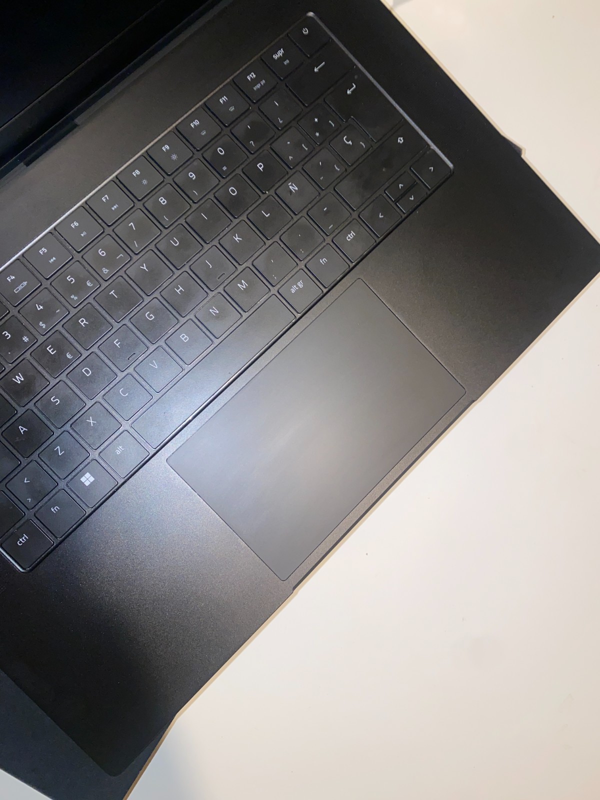 Razer Blade 15 Advanced Model 15.6″ 1TB SSD i7