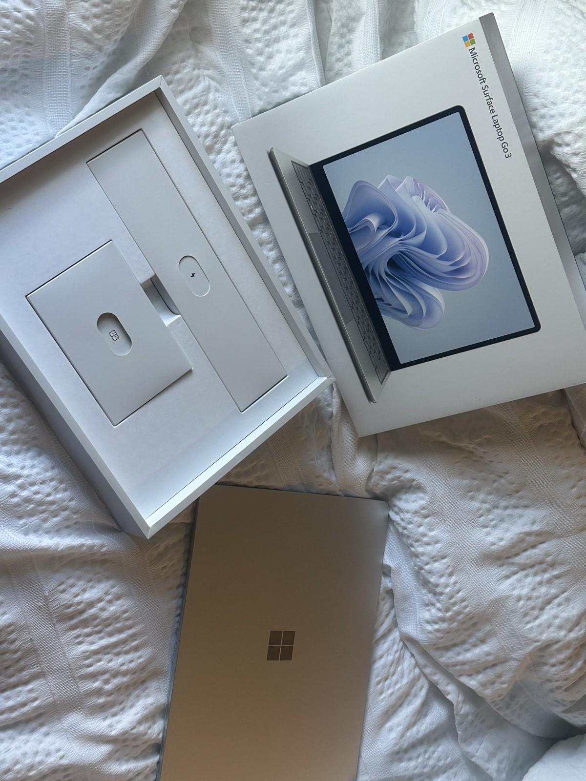 Microsoft Surface Laptop Go 3 12.4″ (256GB SSD, Intel Core i5 12th Gen., 4.40…