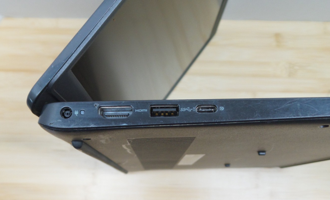 Functional DELL Latitude 3520 Touchscreen | i7-1165G7 | 8 GB RAM | 256 GB SSD