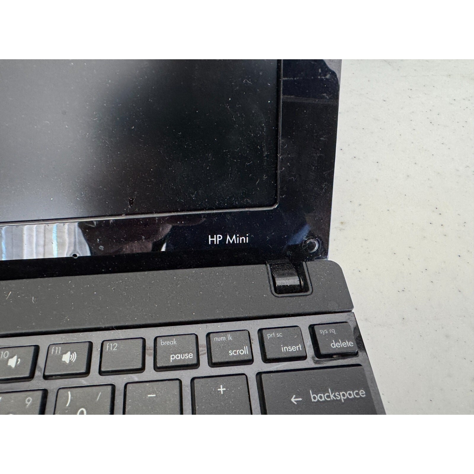 HP Mini 5101 10.1″ Laptop Intel Atom Black No Battery for Parts or Repair