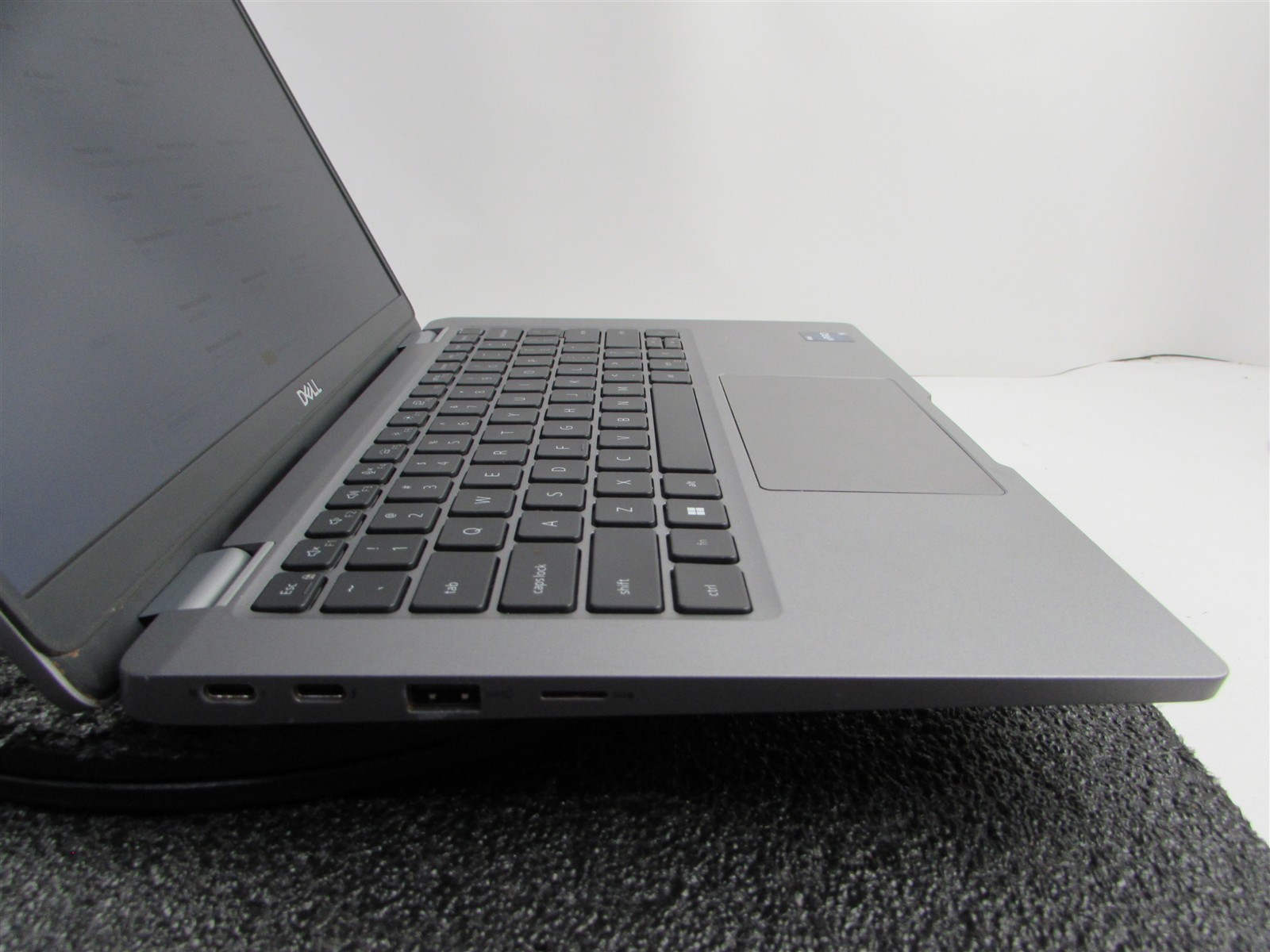 DELL LATITUDE 5330 FHD TOUCHSCREEN I5-1245U 10 CORE 512GB SSD 16GB RAM NO O.S