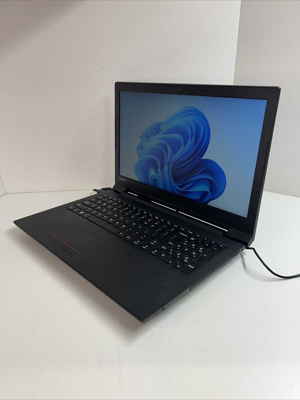Lenovo V110-15ISK Laptop 15.6″ i3-6100U 12GB RAM 256GB SSD Win 11 Pro Needs 🔋