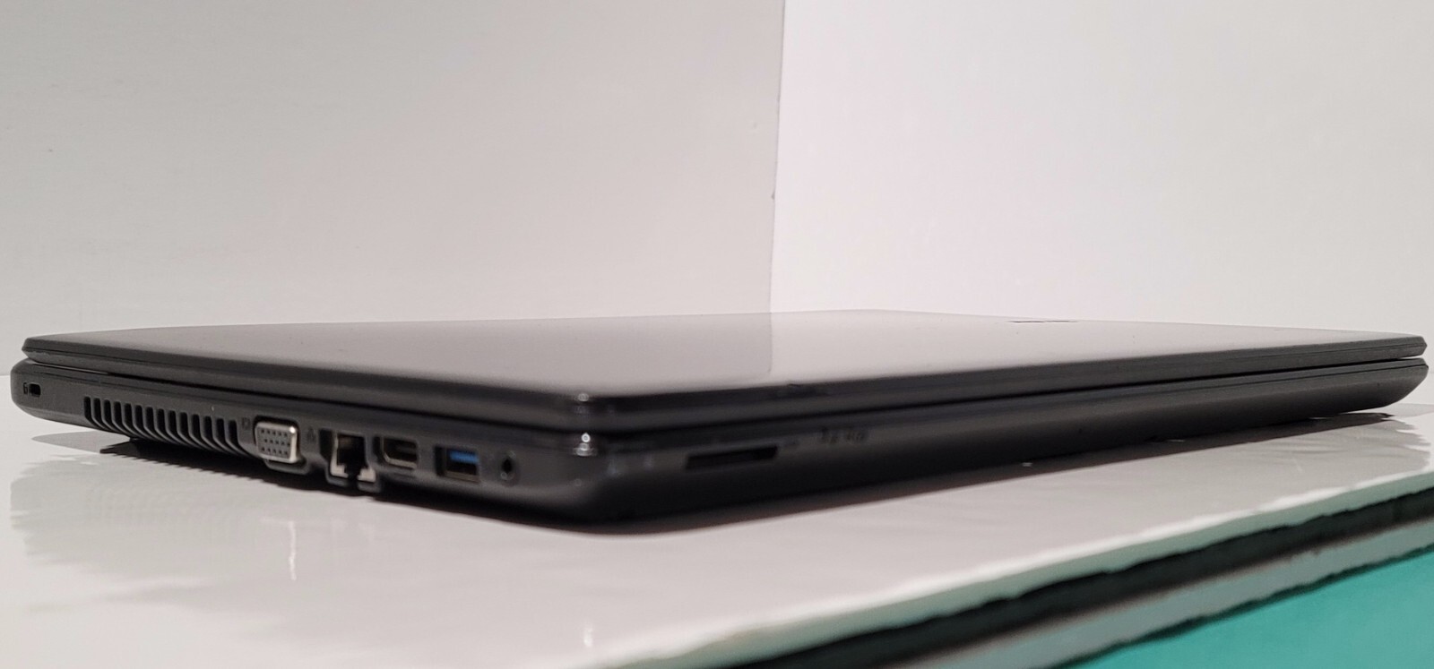Acer E5-521 AMD E2 APU, 1TB HDD, 4GB RAM Radeon R2 Windows 10 Home Laptop PC