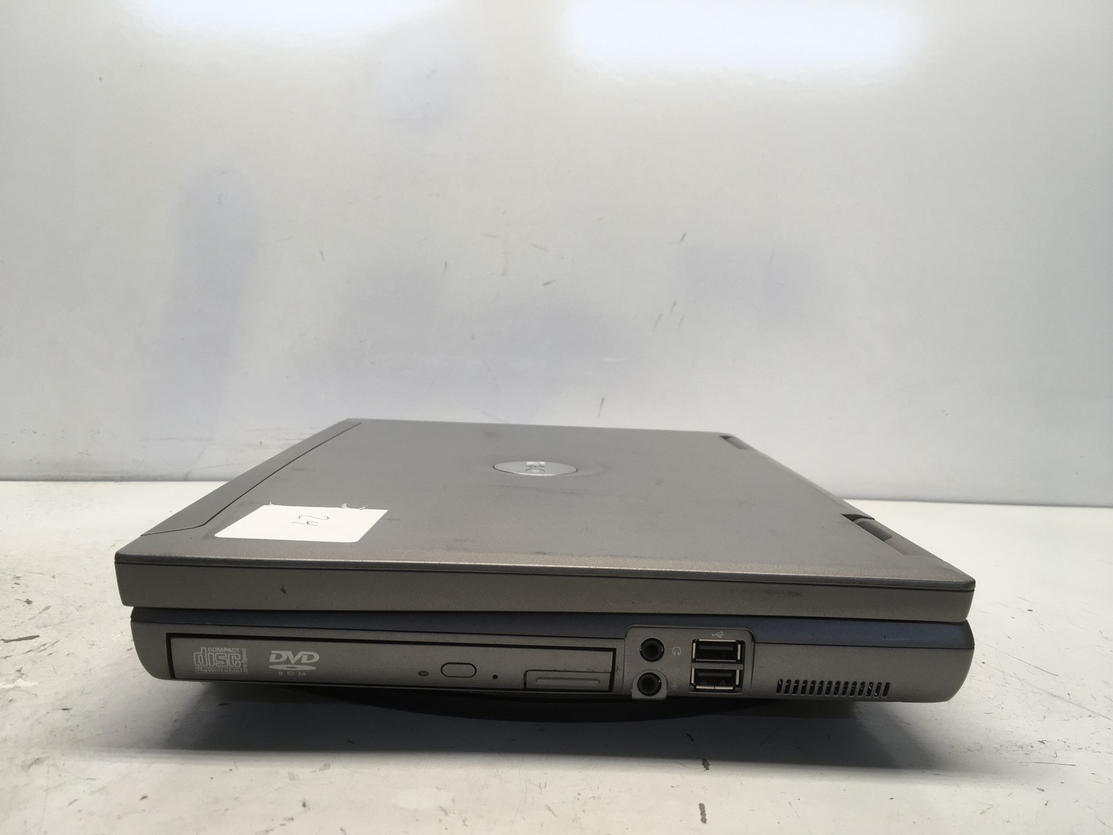 Dell Latitude D810 Intel Pentium M 06D8 1.86GHz 512 MB NO HDD No Batt